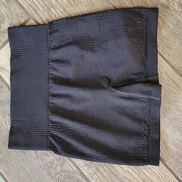 Bike Shorts Size Small NWOT - Picture 1 of 4